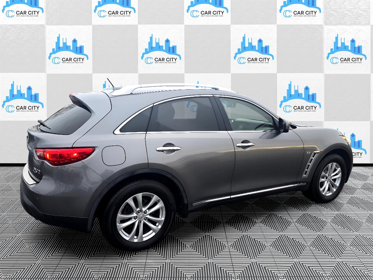 Infiniti QX70 Base AWD 2014