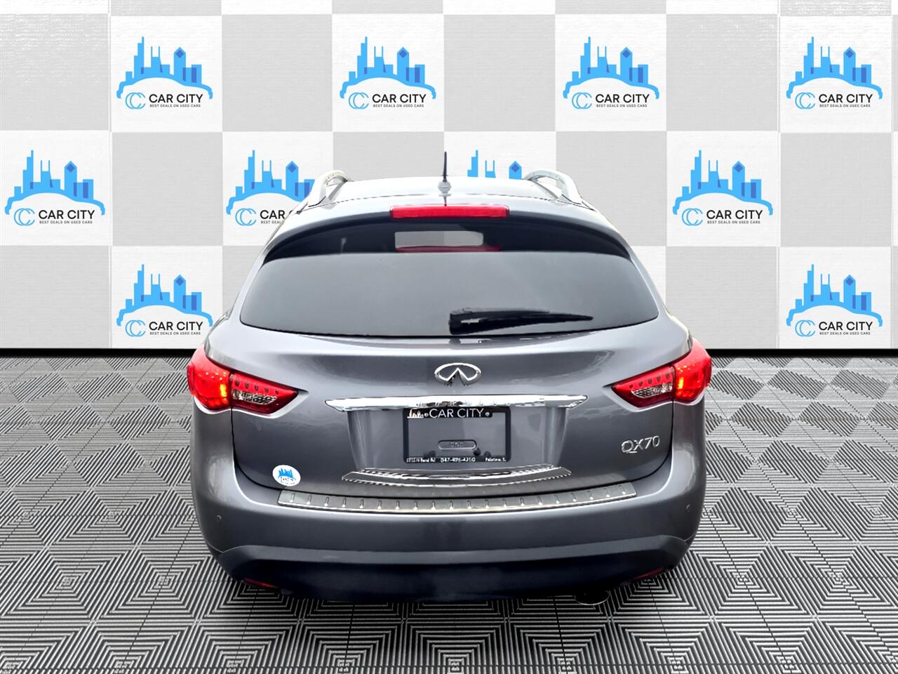 Infiniti QX70 Base AWD 2014