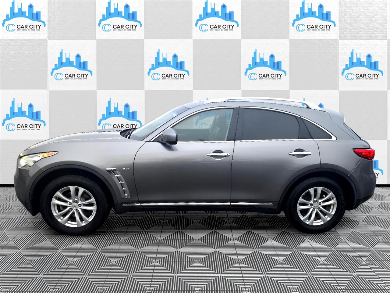 Infiniti QX70 Base AWD 2014