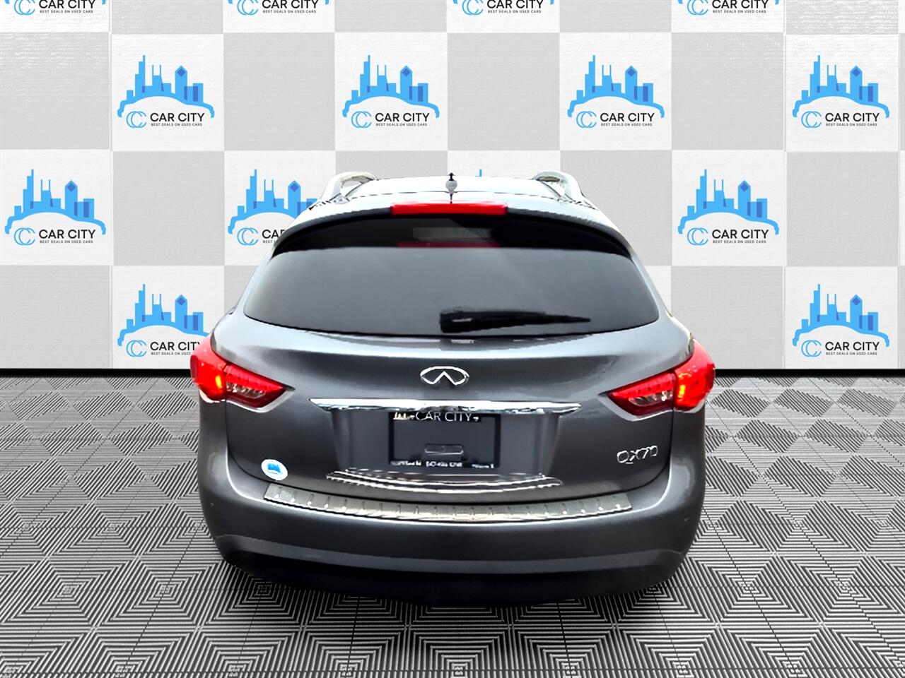 Infiniti QX70 Base AWD 2014