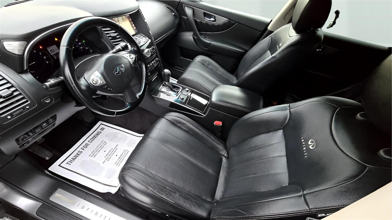 Infiniti QX70 Base AWD 2014
