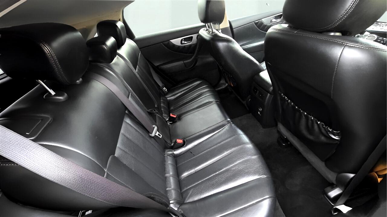 Infiniti QX70 Base AWD 2014