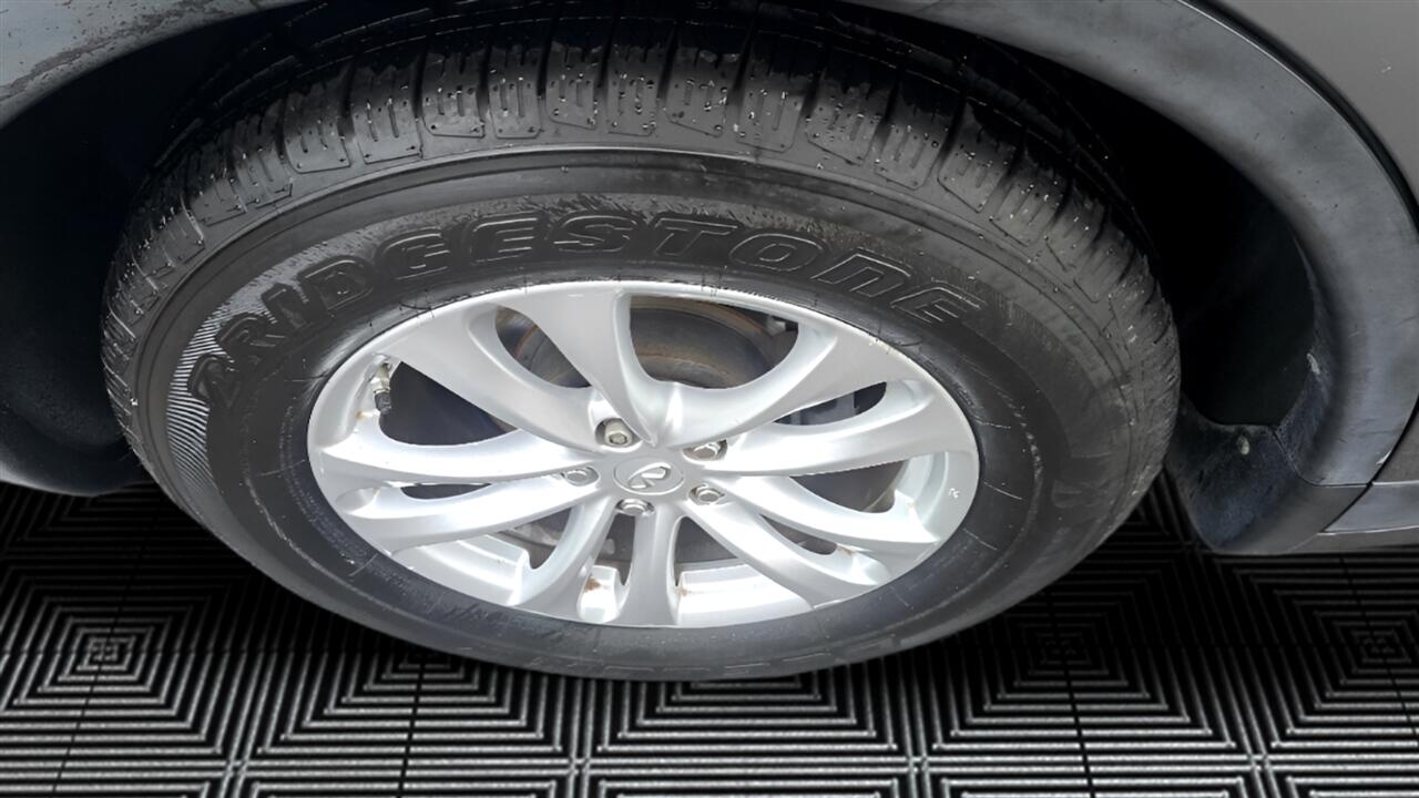 Infiniti QX70 Base AWD 2014