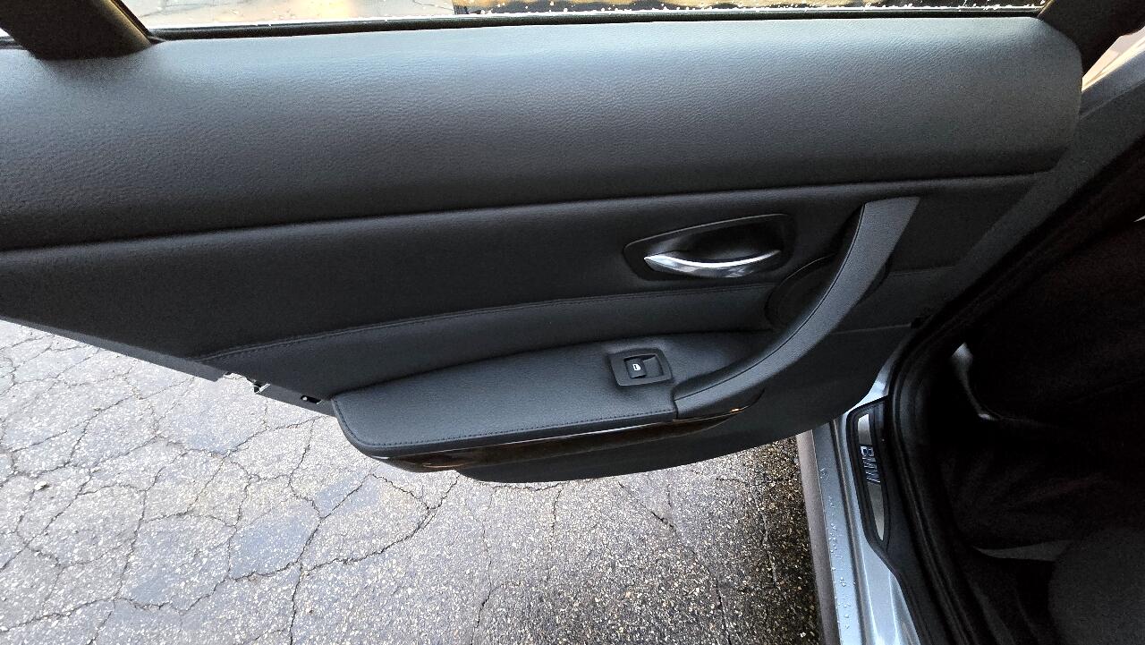 BMW 3-Series 335i xDrive 2011