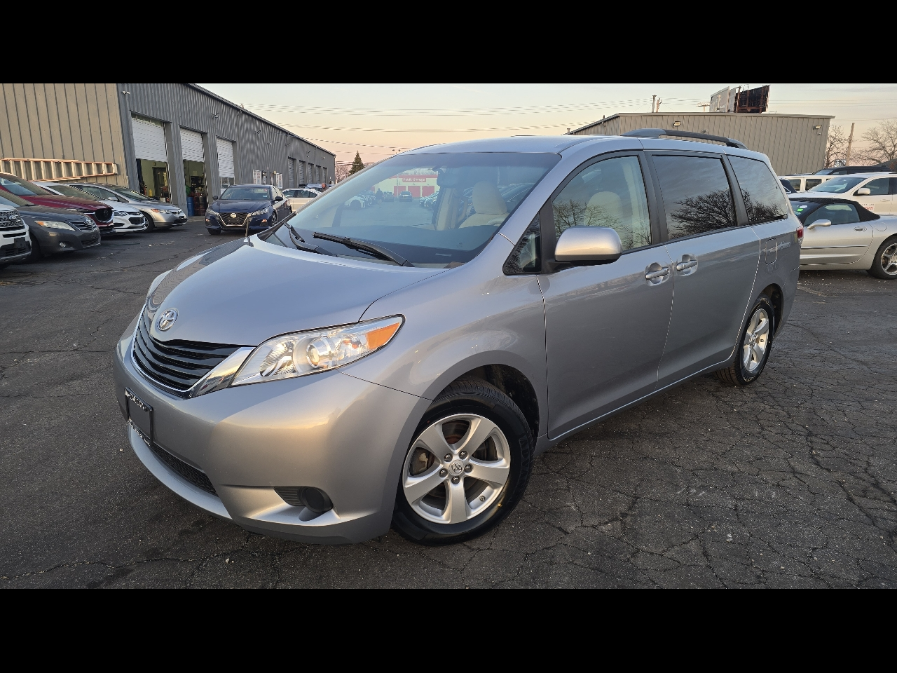 Toyota Sienna LE FWD 8-Passenger V6 2013