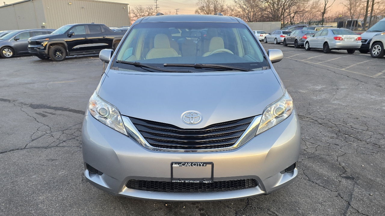 Toyota Sienna LE FWD 8-Passenger V6 2013