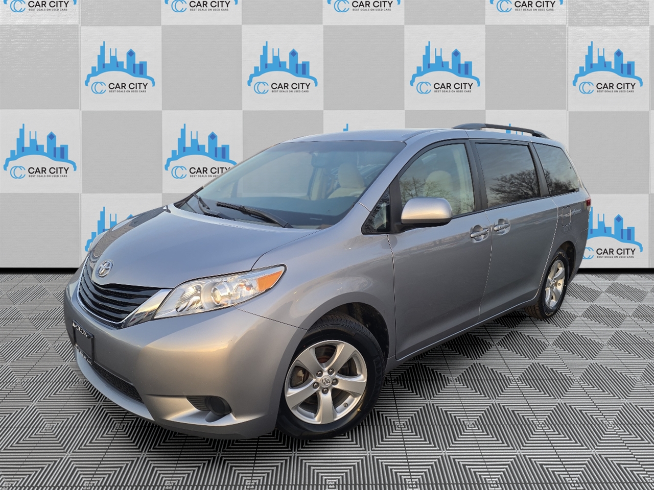 2013 Toyota Sienna LE