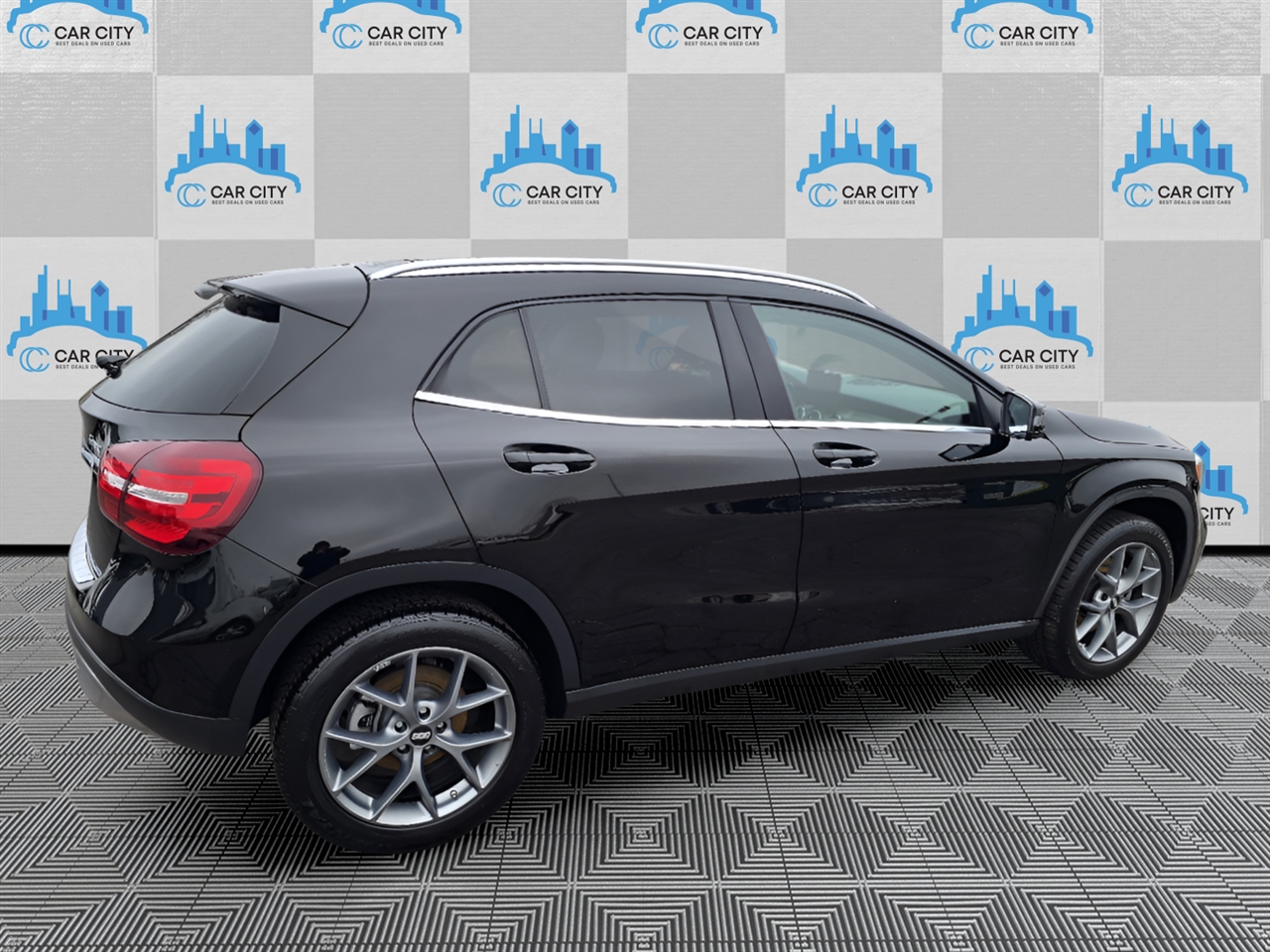 Mercedes-Benz GLA-Class GLA250 4MATIC 2020