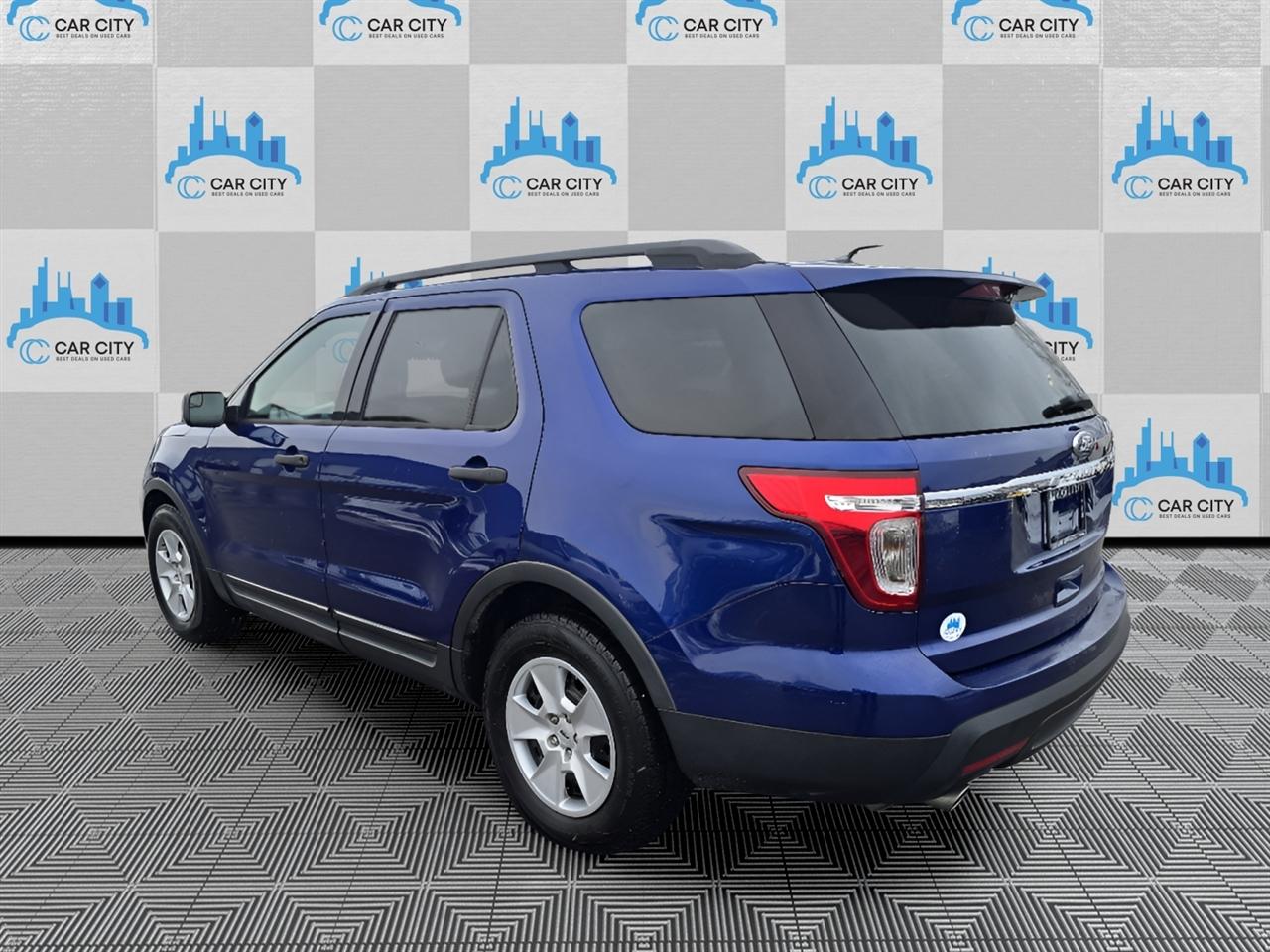 Ford Explorer Base FWD 2013