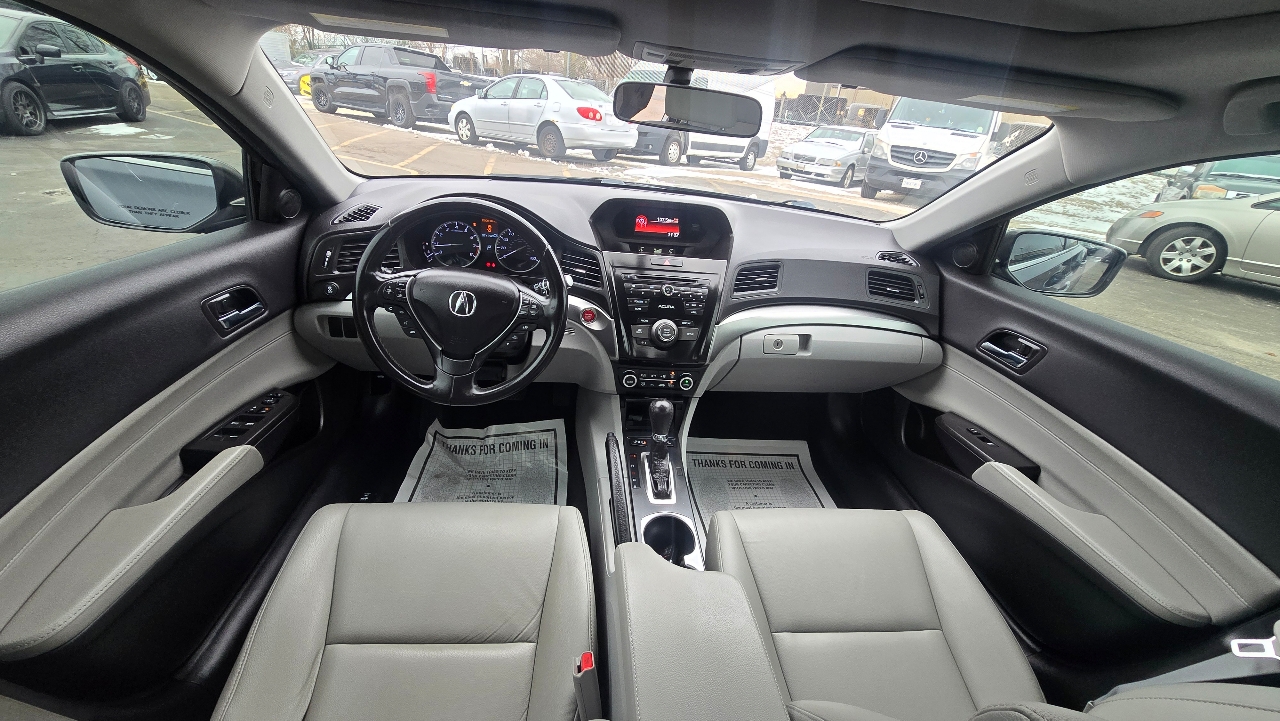 Acura ILX 8-Spd AT w/ AcuraWatch Plus Package 2018