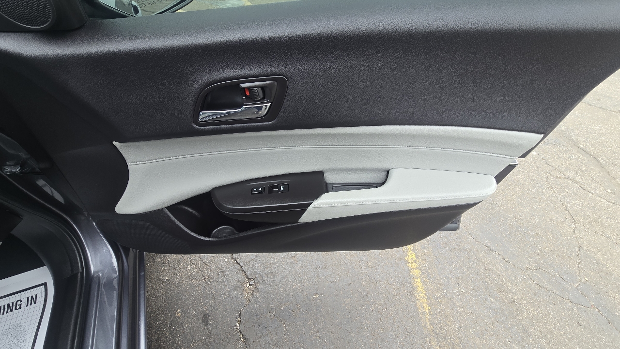 Acura ILX 8-Spd AT w/ AcuraWatch Plus Package 2018