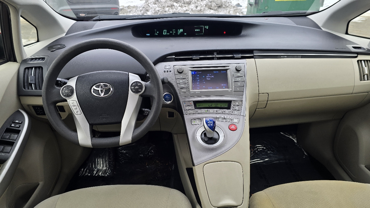 Toyota Prius Four 2015