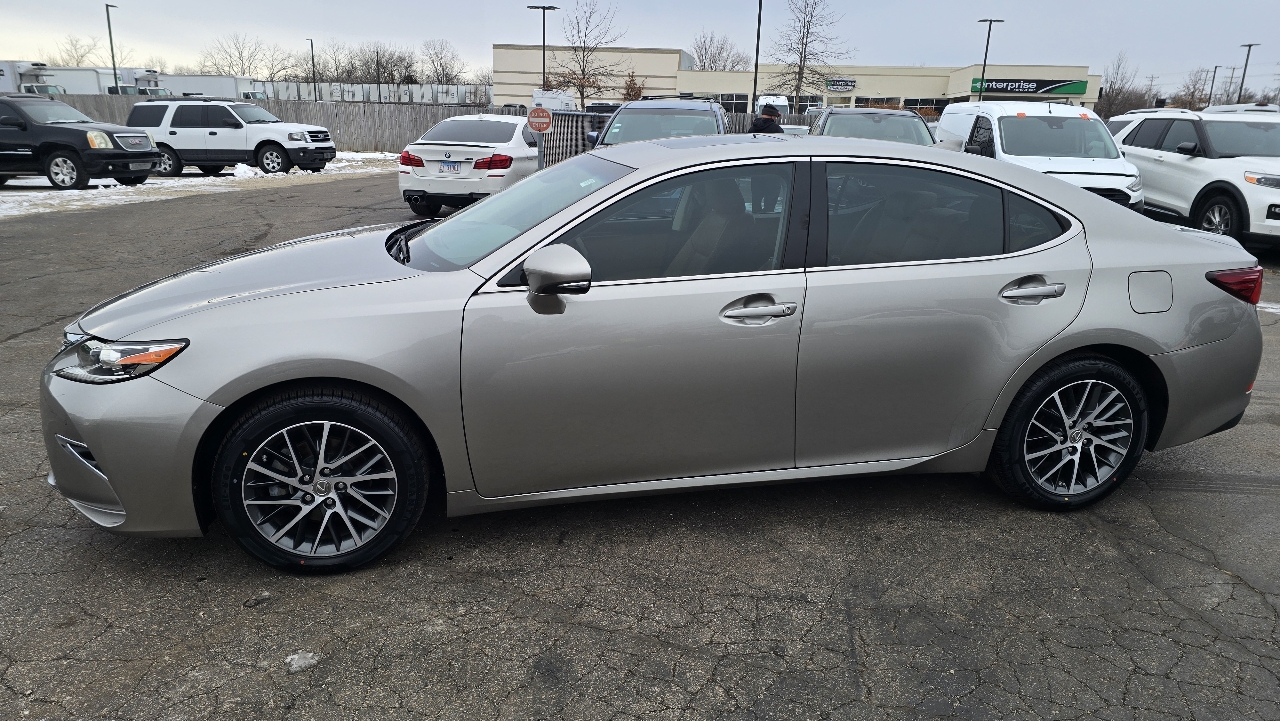 Lexus ES 350 Sedan 2017