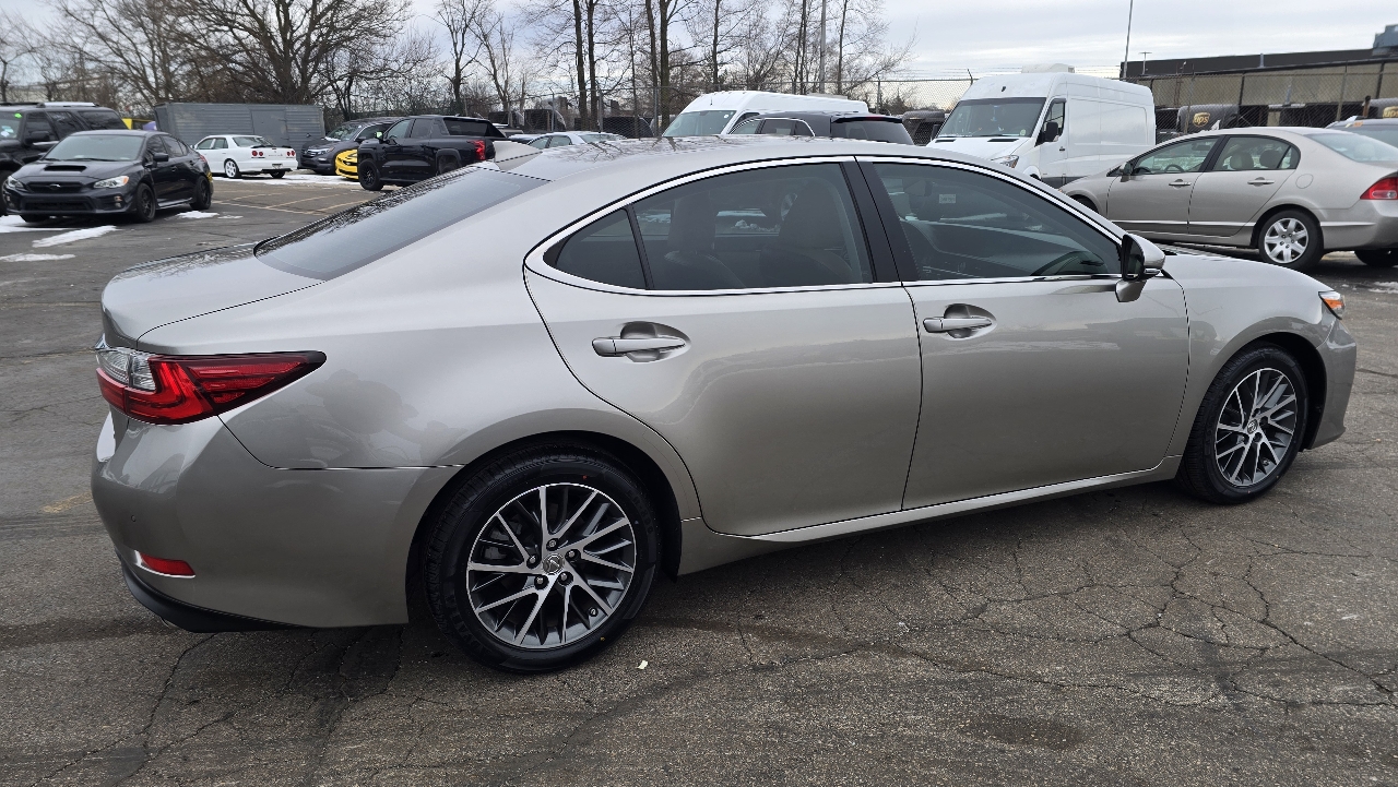 Lexus ES 350 Sedan 2017
