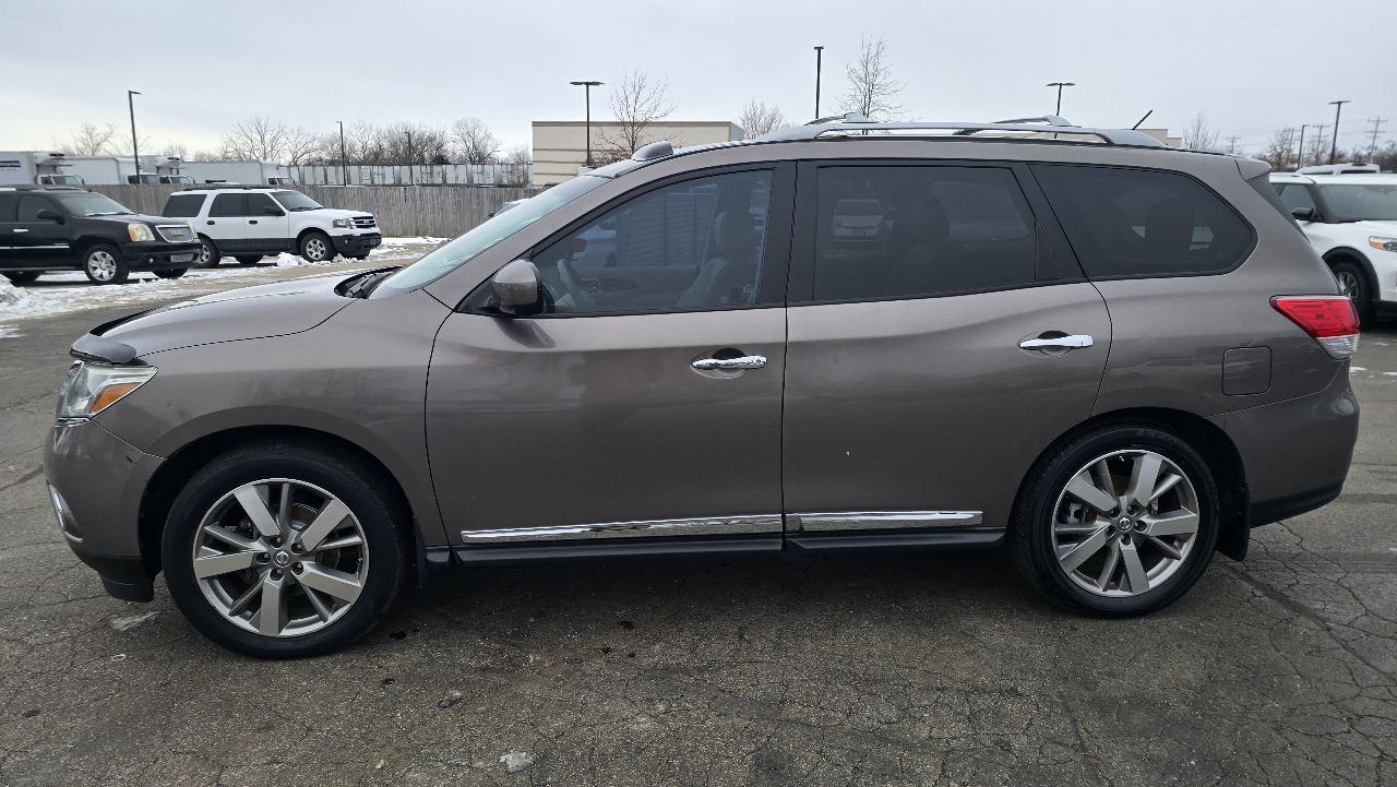 Nissan Pathfinder Platinum 4WD 2013