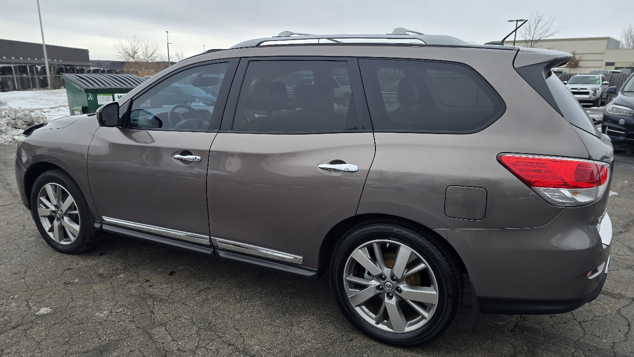 Nissan Pathfinder Platinum 4WD 2013