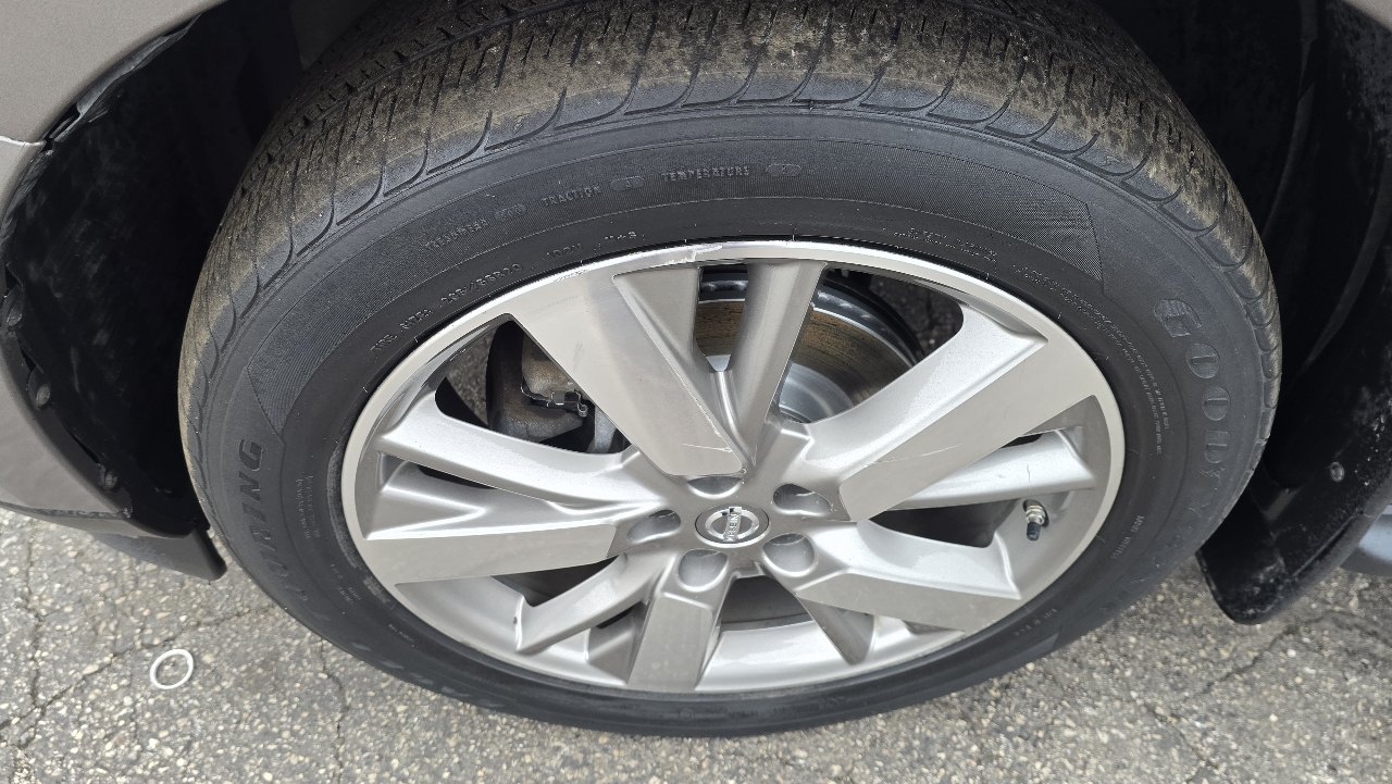 Nissan Pathfinder Platinum 4WD 2013