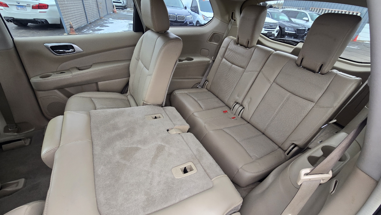 Nissan Pathfinder Platinum 4WD 2013