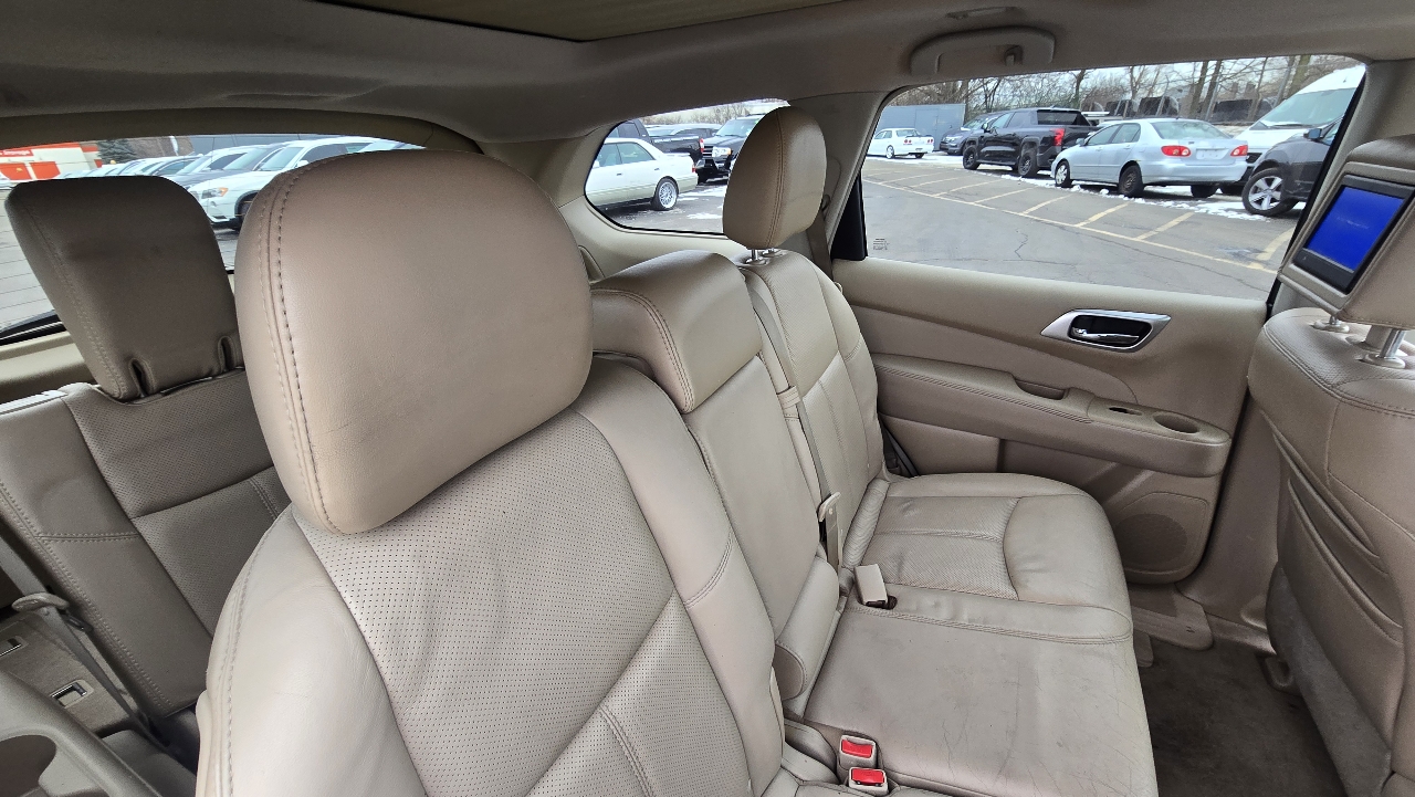 Nissan Pathfinder Platinum 4WD 2013