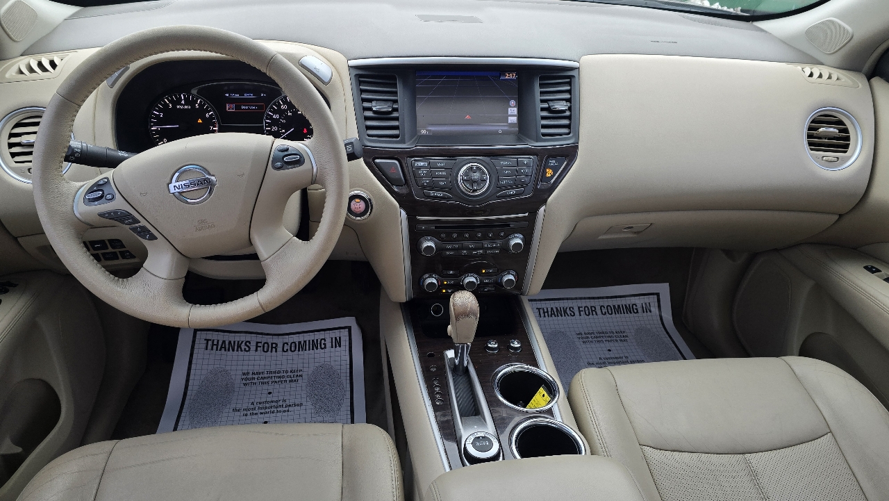 Nissan Pathfinder Platinum 4WD 2013