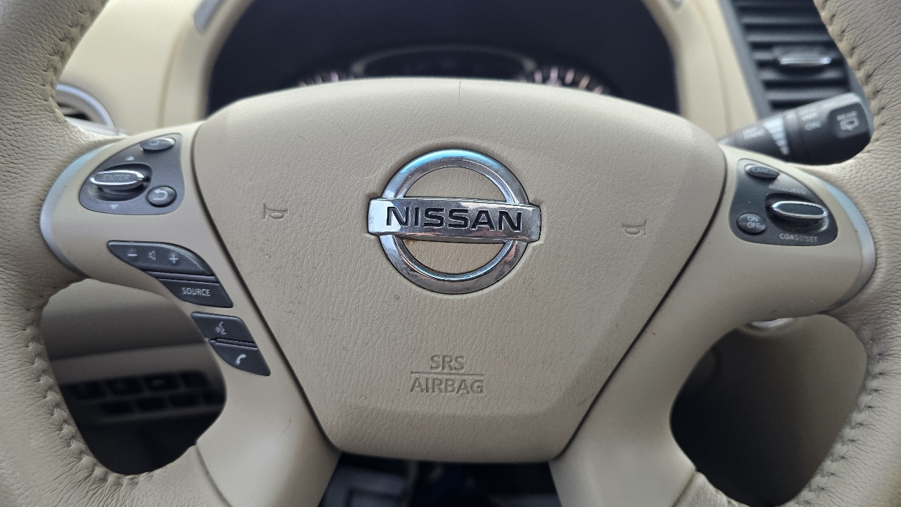 Nissan Pathfinder Platinum 4WD 2013