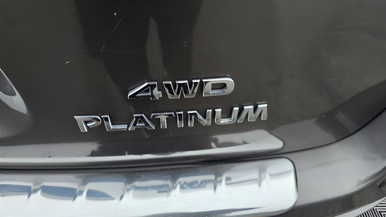 Nissan Pathfinder Platinum 4WD 2013