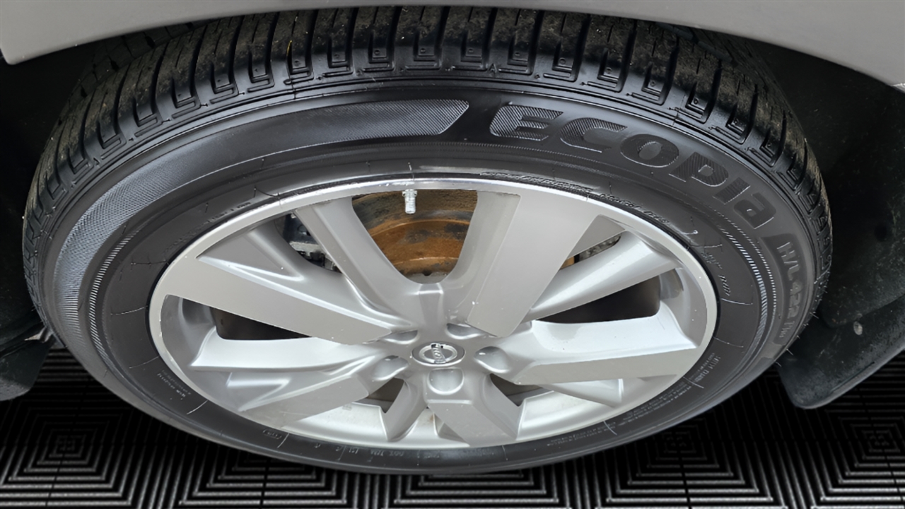 Nissan Pathfinder Platinum 4WD 2013