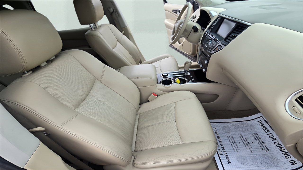 Nissan Pathfinder Platinum 4WD 2013