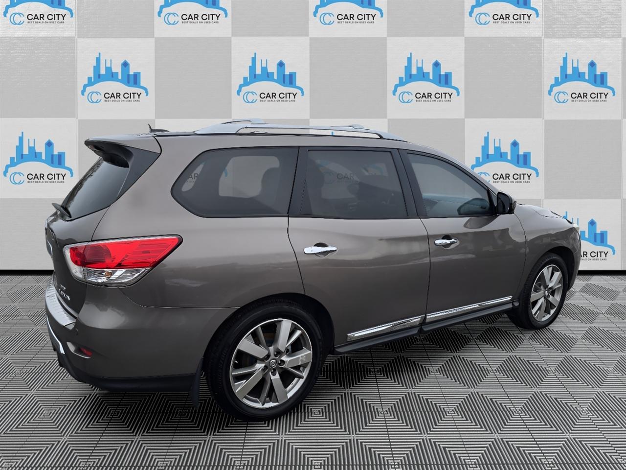 Nissan Pathfinder Platinum 4WD 2013