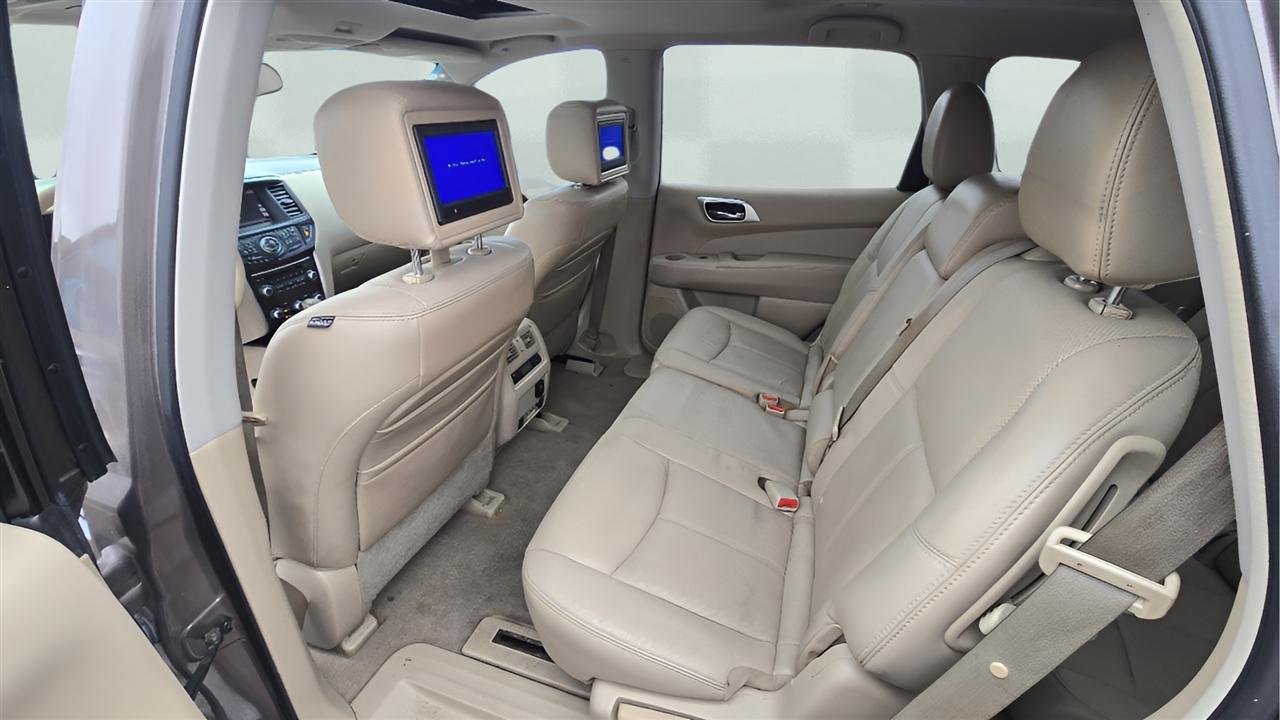 Nissan Pathfinder Platinum 4WD 2013