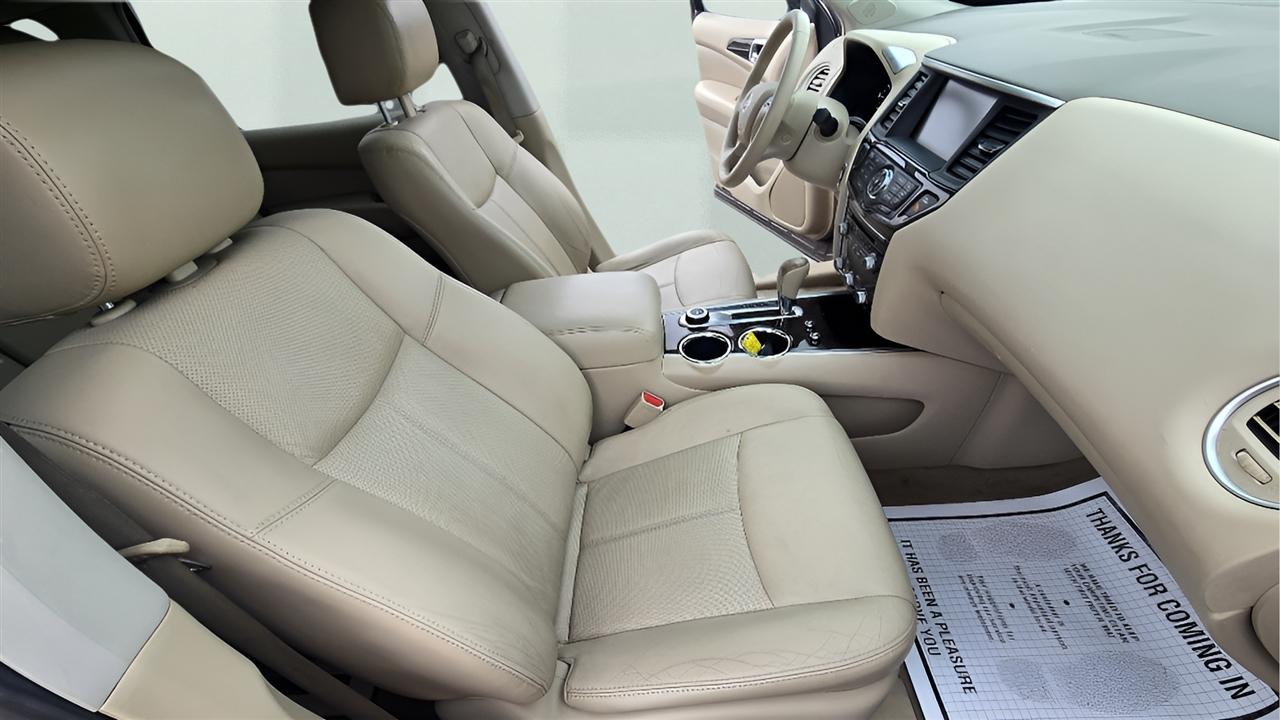 Nissan Pathfinder Platinum 4WD 2013