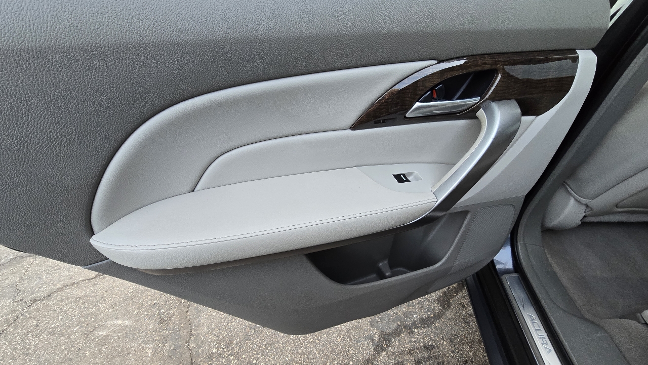 Acura MDX 6-Spd AT w/Tech Package 2013