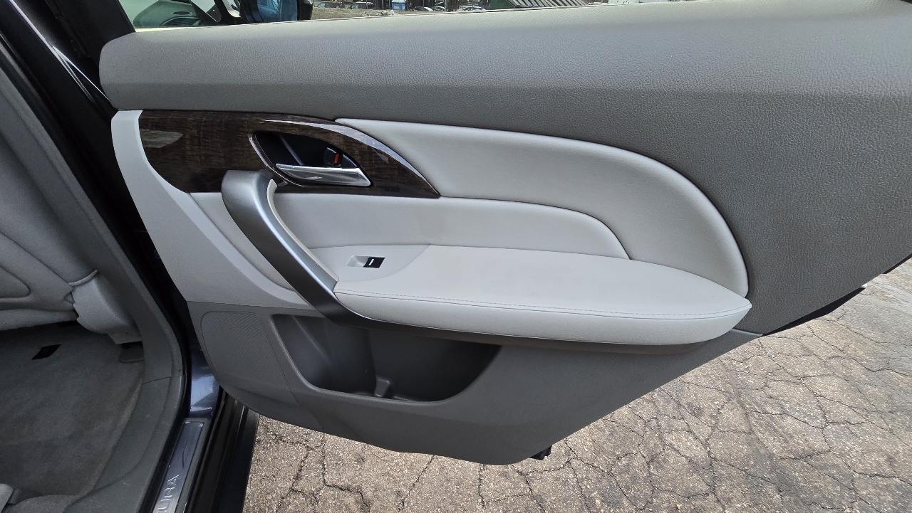 Acura MDX 6-Spd AT w/Tech Package 2013