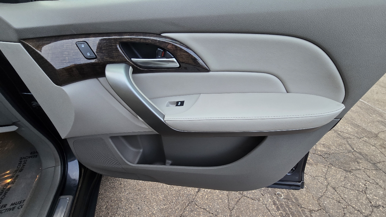 Acura MDX 6-Spd AT w/Tech Package 2013