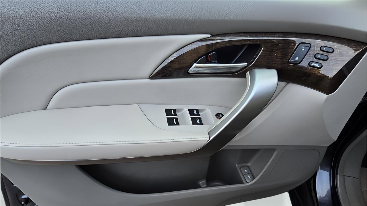 Acura MDX 6-Spd AT w/Tech Package 2013