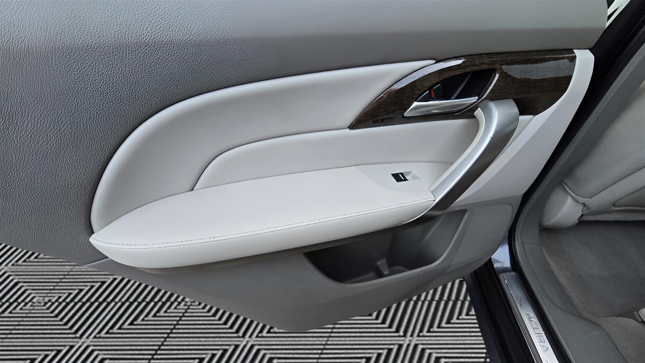 Acura MDX 6-Spd AT w/Tech Package 2013