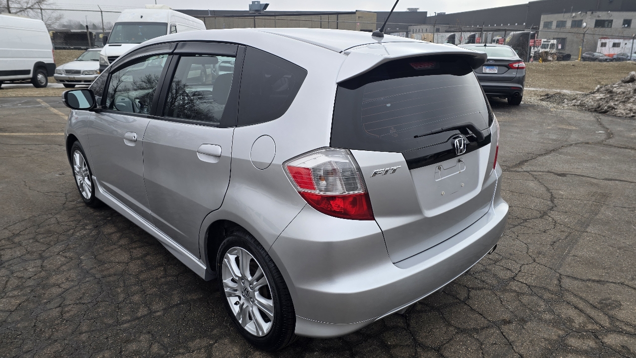 Honda Fit Sport 5-Speed AT 2011
