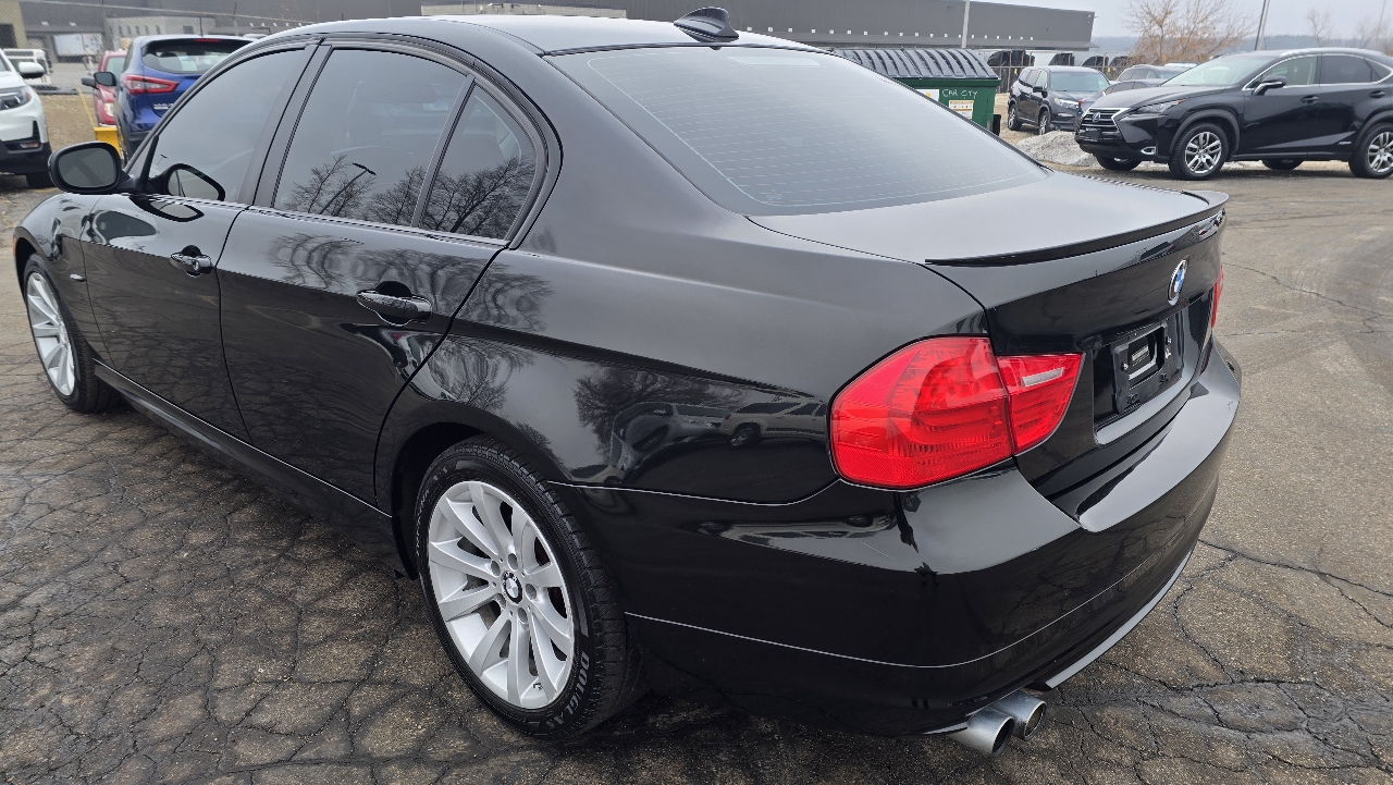 BMW 3-Series 328i xDrive SA 2011