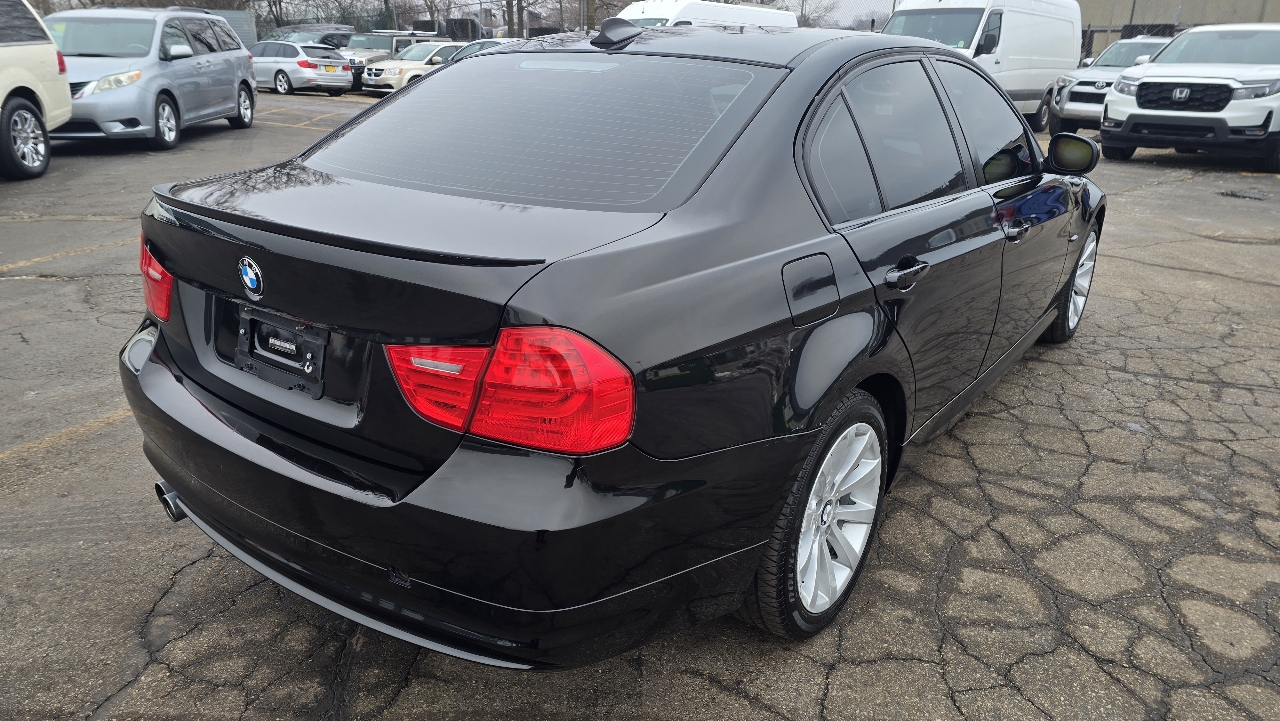 BMW 3-Series 328i xDrive SA 2011