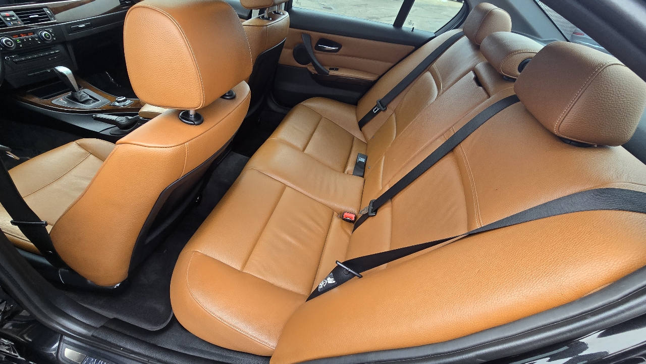 BMW 3-Series 328i xDrive SA 2011