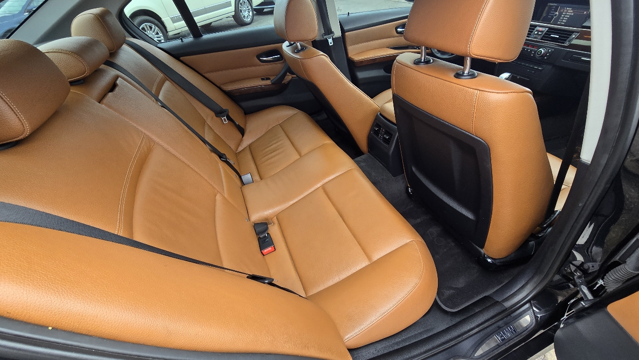 BMW 3-Series 328i xDrive SA 2011