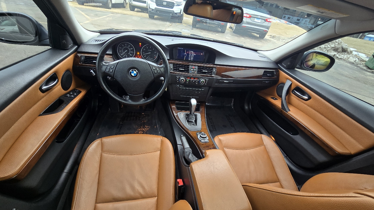 BMW 3-Series 328i xDrive SA 2011