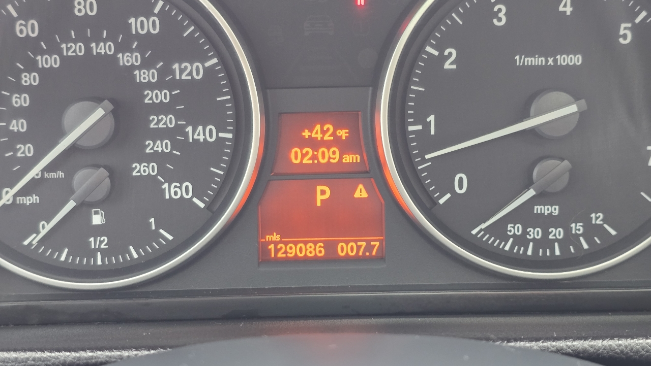 BMW 3-Series 328i xDrive SA 2011