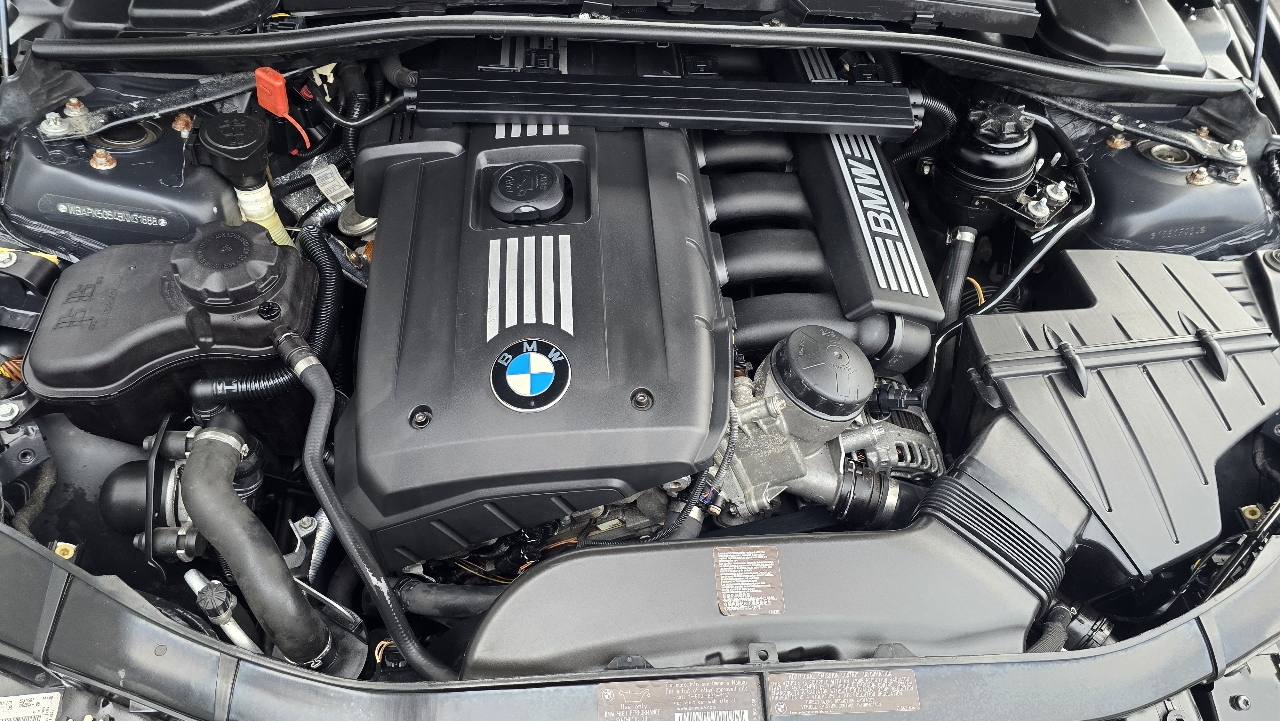 BMW 3-Series 328i xDrive SA 2011