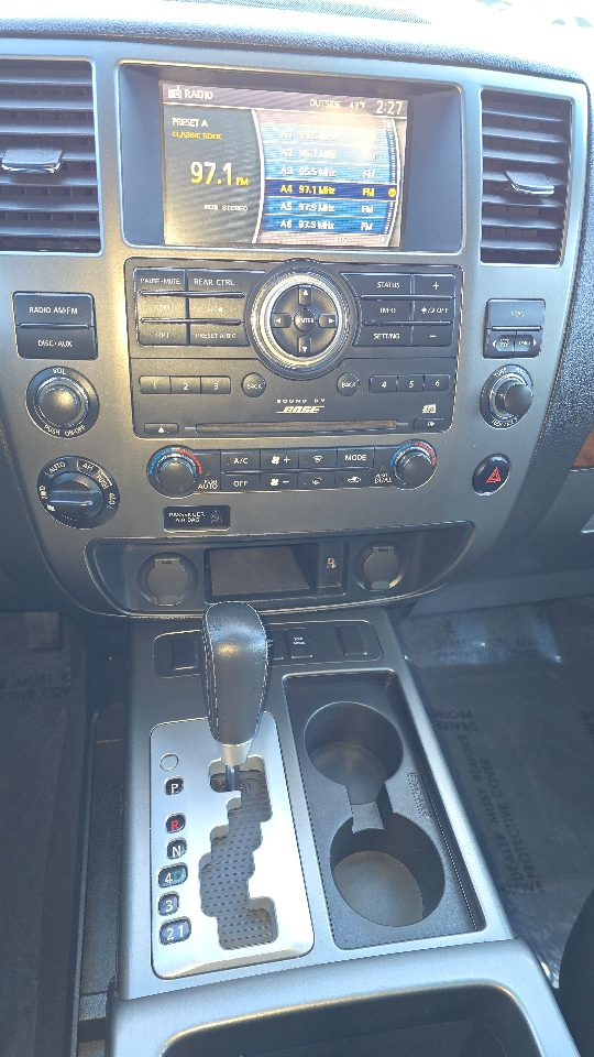 Nissan Armada SL 4WD 2011