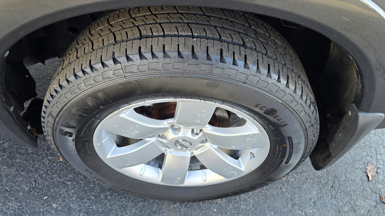 Nissan Armada SL 4WD 2011