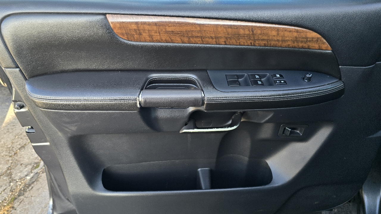 Nissan Armada SL 4WD 2011