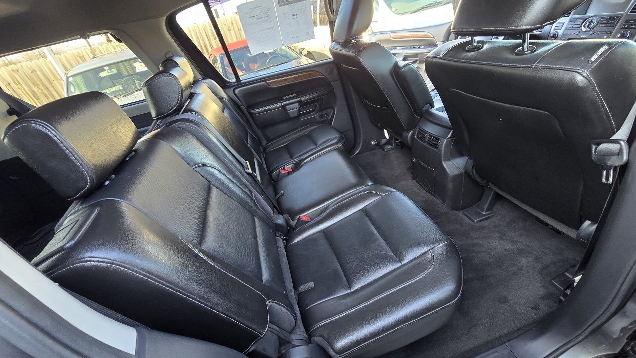 Nissan Armada SL 4WD 2011