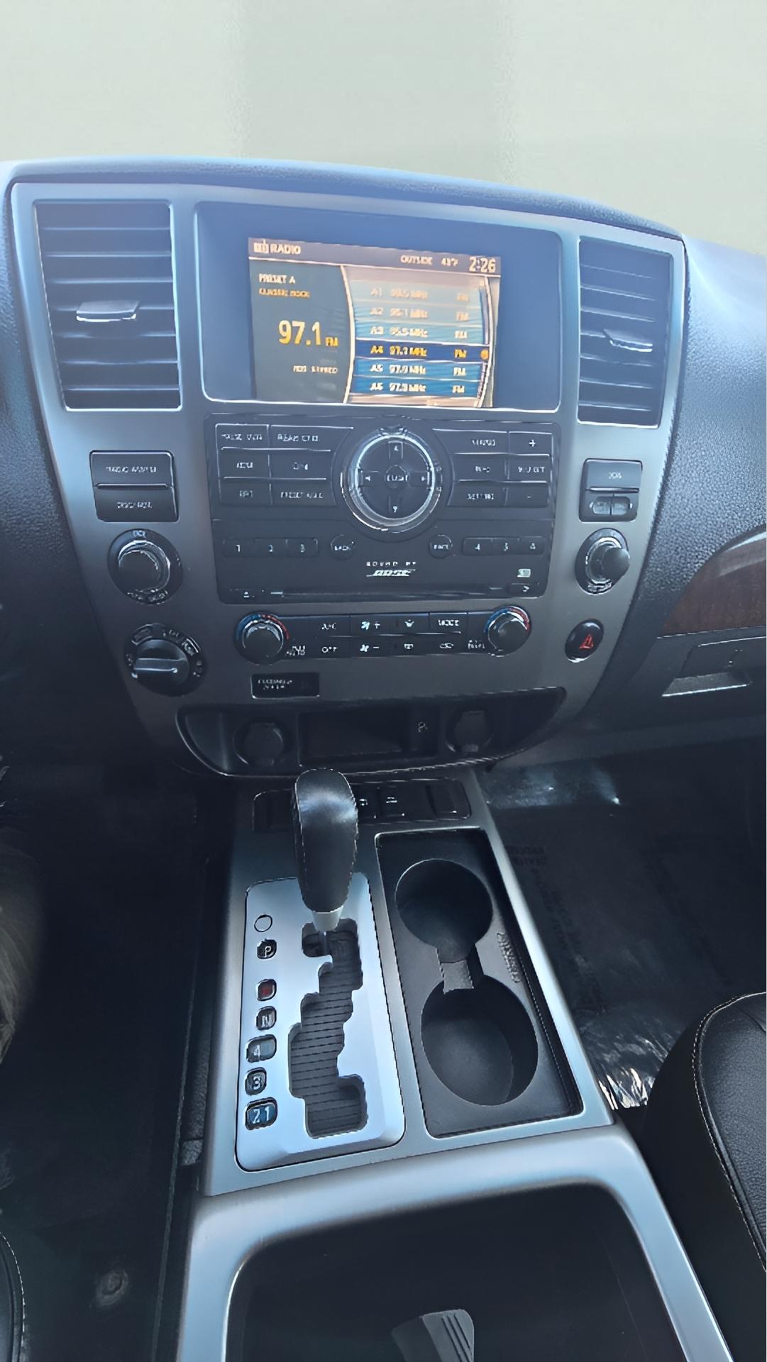 Nissan Armada SL 4WD 2011