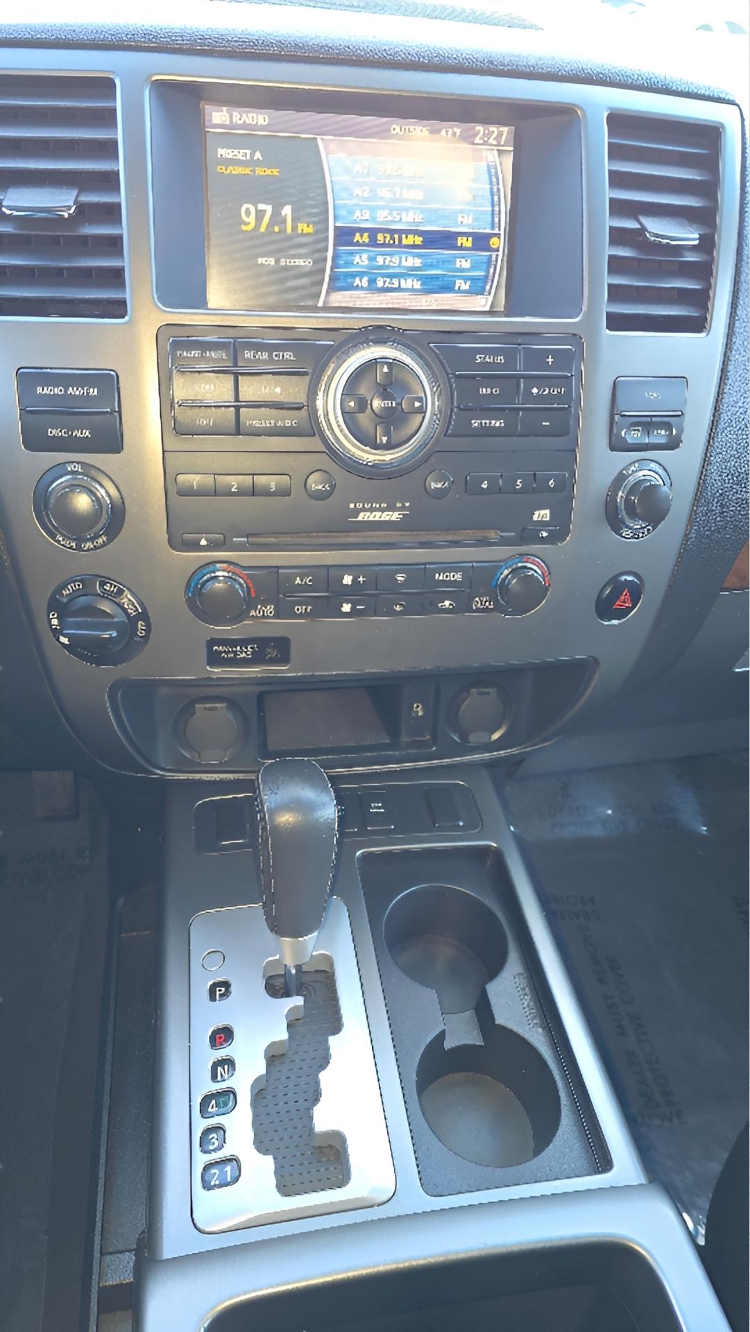 Nissan Armada SL 4WD 2011